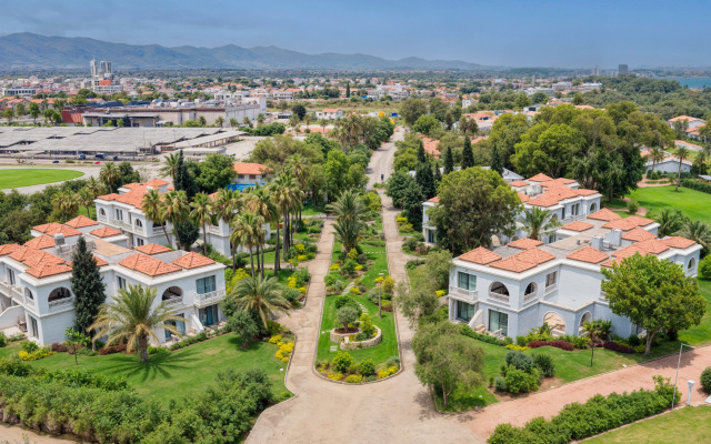 Merit Royal Gardens Hotel & Casino