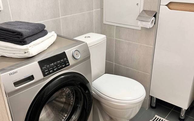 Uyutnaya Kvartira S Balkonom Pyadom S Kadom Flat