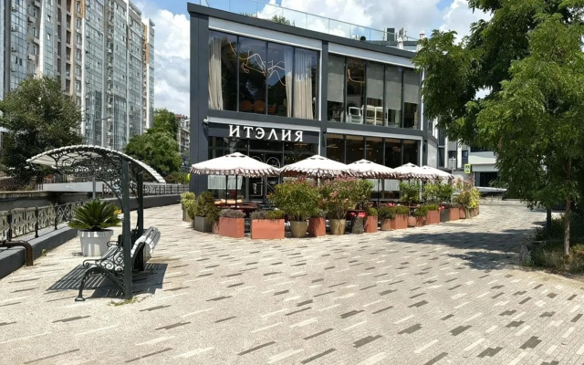 Квартира с бассейном на территории МореСолнцеАпарт 4