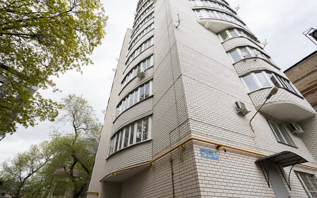 V Samom Tsentre Voronezha Apartments