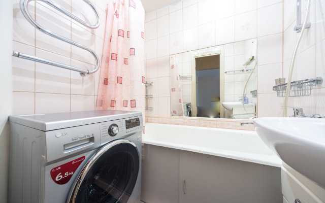 Naprotiv Otelya Hilton Apartments
