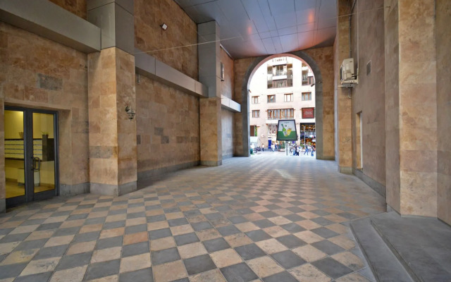 3-komn. v tsentre goroda na Severnom prospekte Flat HH550