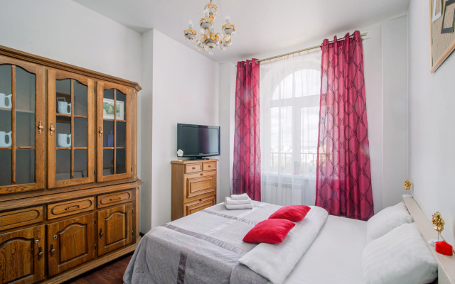 Chetyrekhkomnatnye v Tsentre Apartments