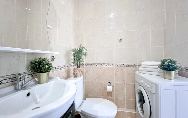 Prostornaya Kvartira V Tsentre Apartments