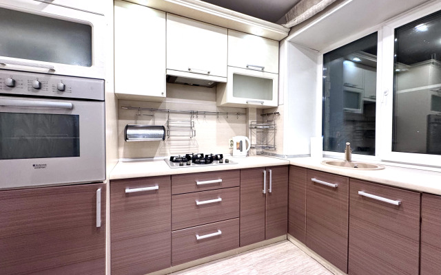 Квартира 2комнатная Студия YarApartments на Толбухина 31