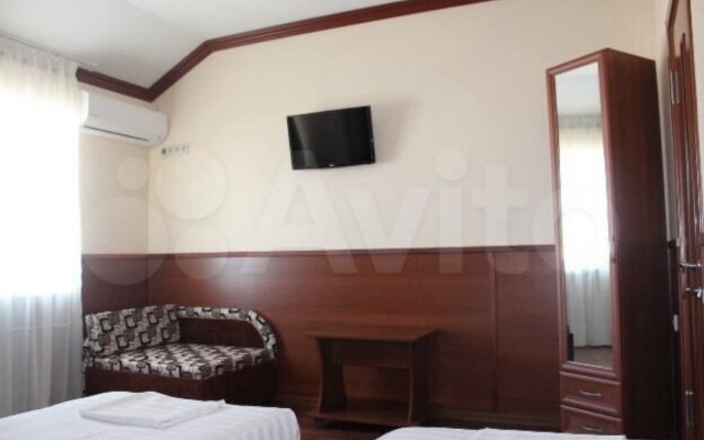 Гостевой Дом Семейный на Трудящихся 68А