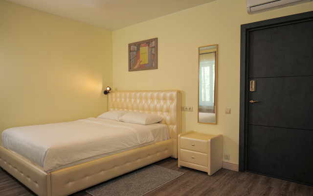 Elhostel Hostel