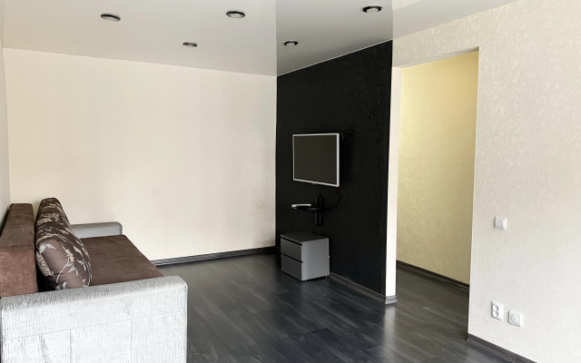 Квартира 2-комнатная на Коминтерна 17