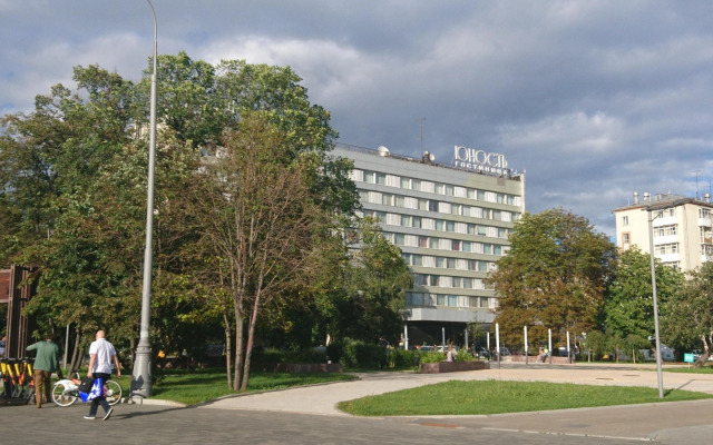 Yunost Hotel