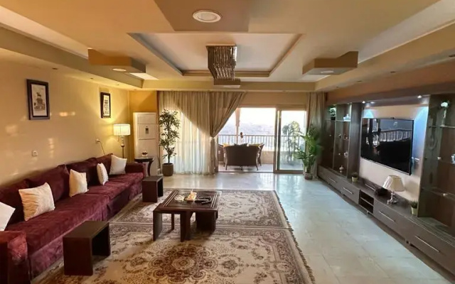 Апартаменты Luxury Nile View 23F Sleeps 5