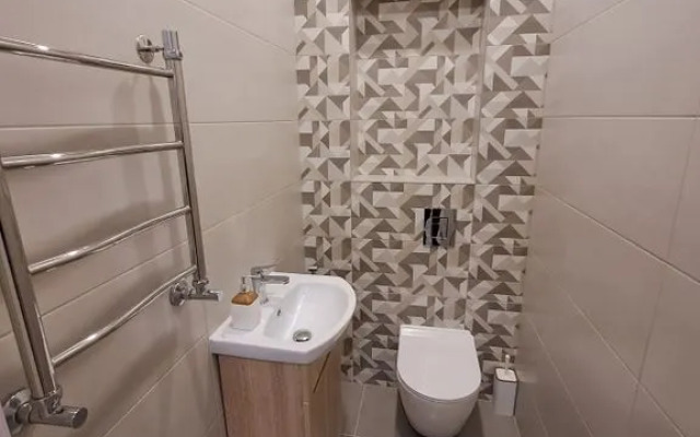 V Novom Dome U Verkhnego Ozera I Muzeya Yantarya Flat