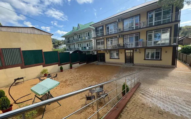 Ryadom S Morem Apartments