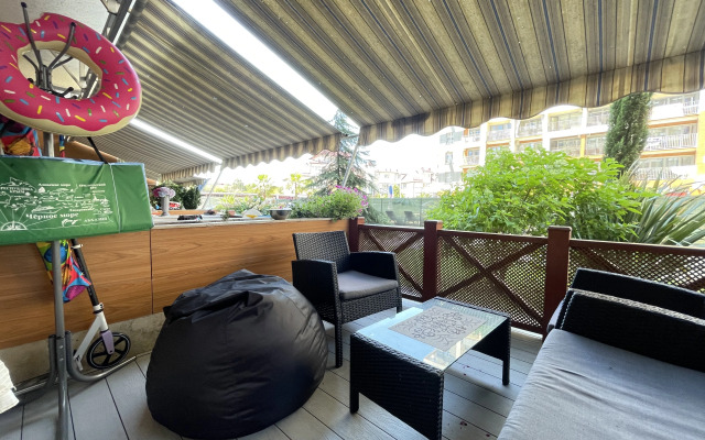 Studiya s Sobstvennoy Terrasoy v Zhk Karavella Portugalii Flat