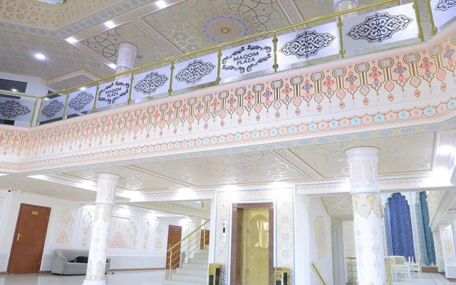 Отель Maqom Plaza