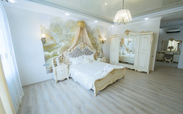 Двухместный люкс Romance с видом на город (джакузи) — фото 1