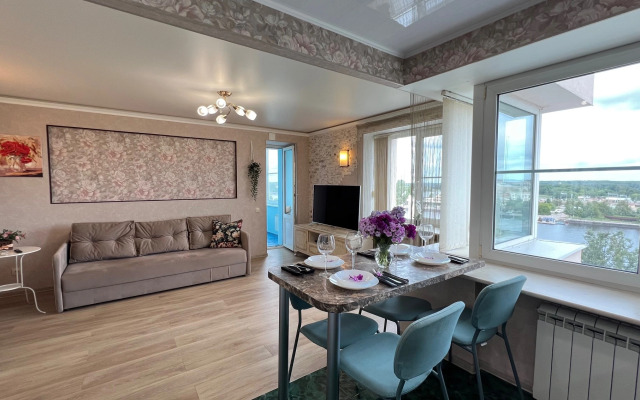 Na Naberezhnoy s Vidom na Zaliv Flat