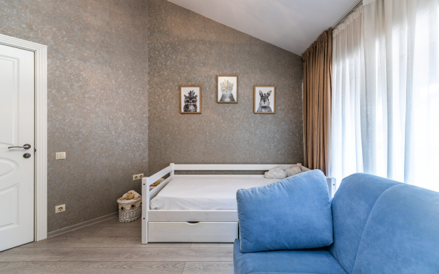 Oplot - Semejnyj s dvumya spal'nyami i balkonami 9 Apartments