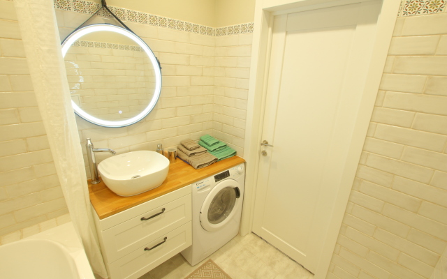 Апартаменты Милли Хаус, Набережная Кабан