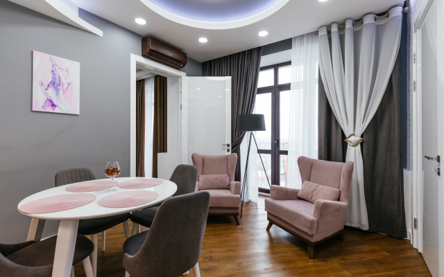 Apartamenty Room Rour S Vidom Na Most Vlyublennykh Apartments