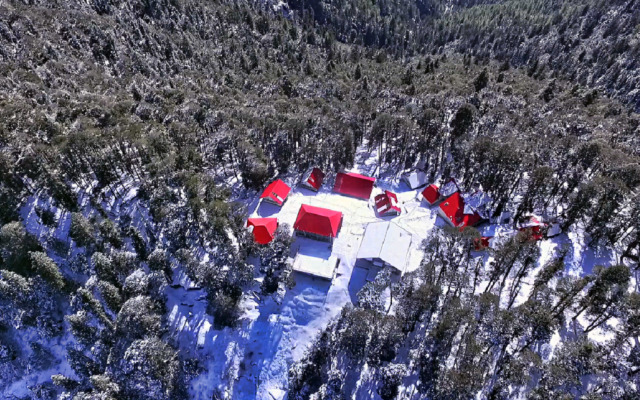 Agyaat Vaas`Hotel