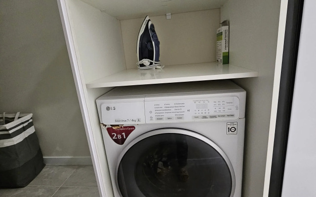 Studiya Amore Rio Flat