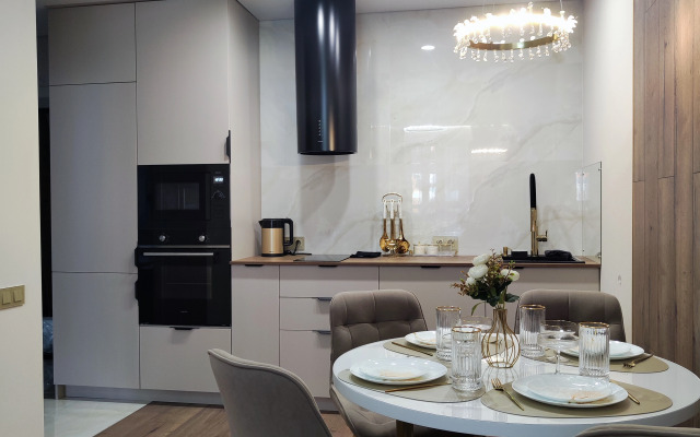 Stilnaya Dizaynerskaya V Novom Dome Flat