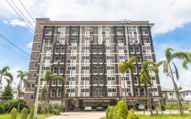 Отель Life Grand Chiang Mai
