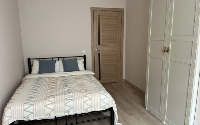 Prostornaya Yevrodvushka V Tsentre Flat