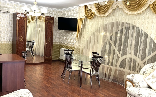 Parlament  Hotel