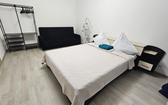 Na 7 Etazhe Apartments