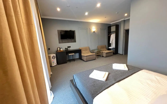 Paradise Hotel