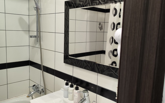 Roskoshnaya Kvartira V Tsentre Cheboksar Flat