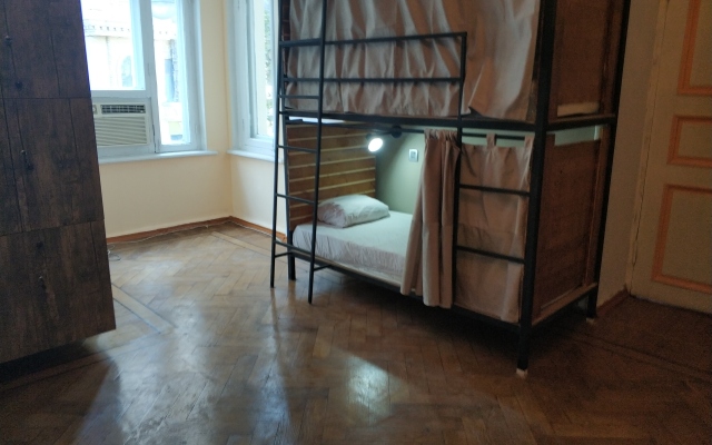 Bed Rooms Hostel