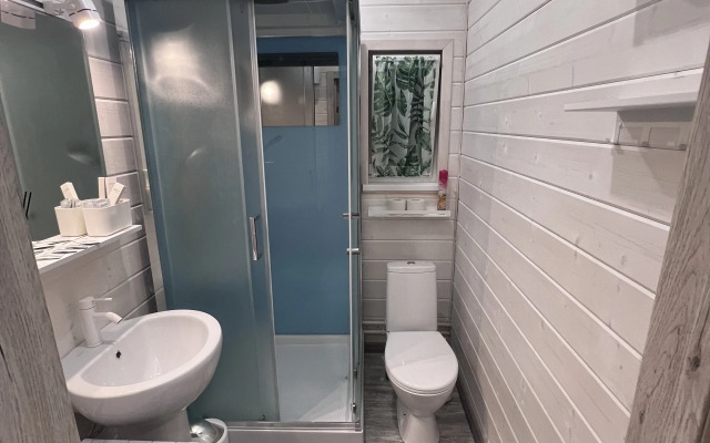 Tri Berezy Private house