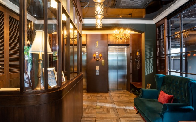 The Coach Hotel Sukhumvit / Asok BTS Bangkok by Compass Hospitality