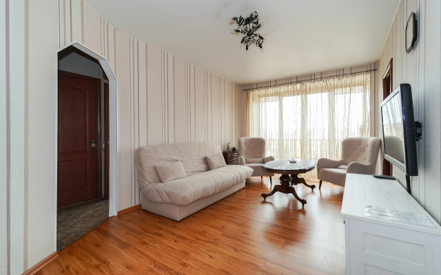 Na Prospecte Nezavisimosti 52 Flat 3-room