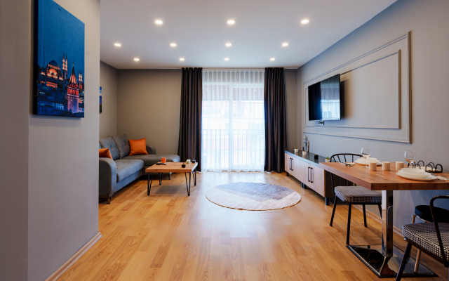 Mrt Suites Lara Hotel