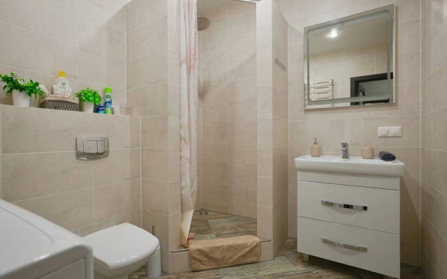 Квартира Огромная трехкомнатная квартира напротив подъемника