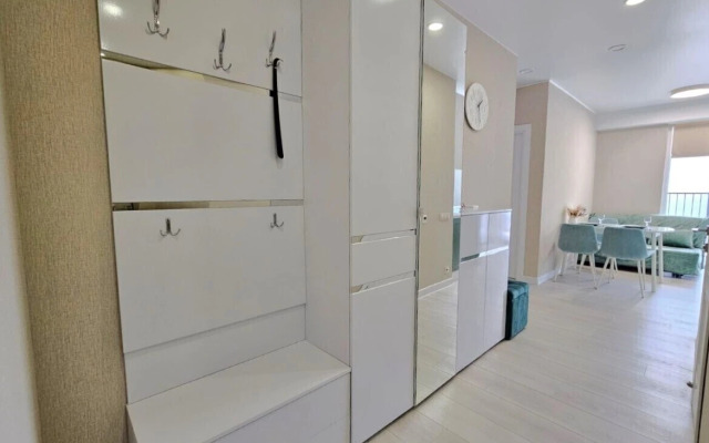 Na Ul Staroshosseynaya 5k8 Apartments