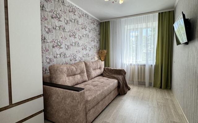 Квартира Уютная Трёхкомнатная