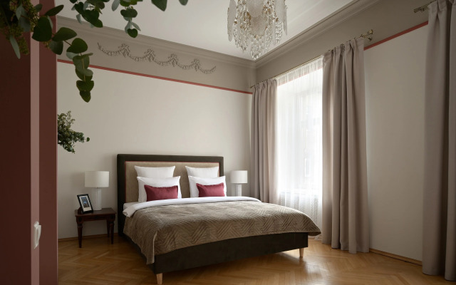 Minin Apartments s vidom na Admiralteystvo 200 kv.m. Apartments