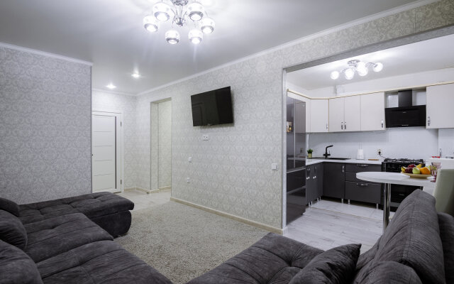 71 KvartHotel Premium Savushkina 37/1 Apartments