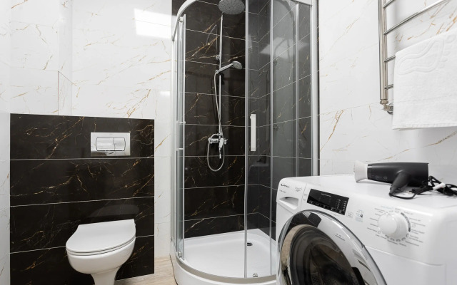 Apartwhite Flat