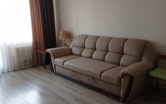 1-k kvartira ryadom s aeroportom Flat