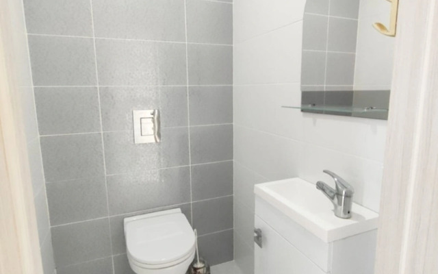 2-kh Komnatnaya Prostornaya I Svetlaya Flat