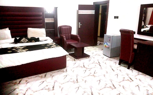 Отель Larema International Hotels & Suites Asaba