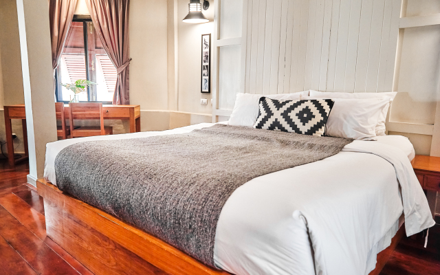 Prince Theatre Heritage Stay Hostel - Silom