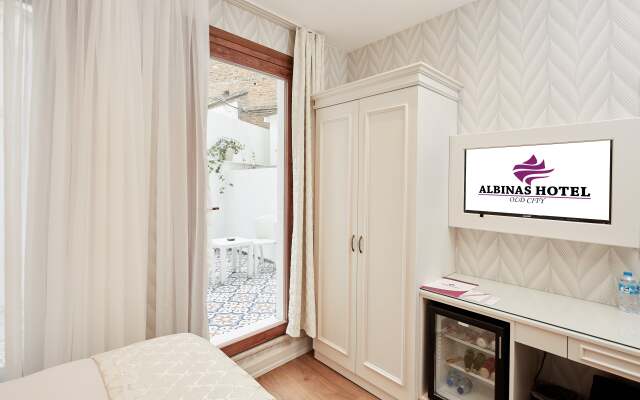 Albinas Hotel Old City