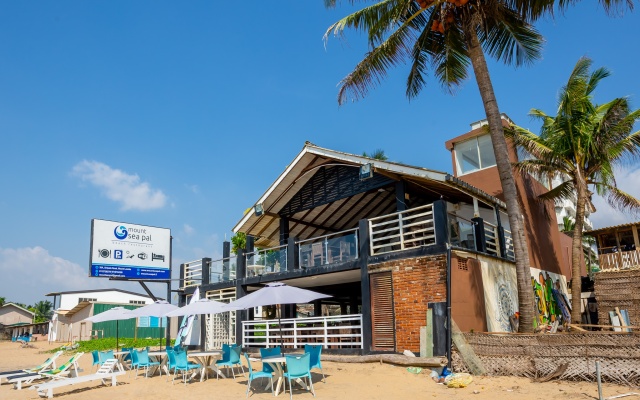 Yoho Mount Sea Pal Hotel