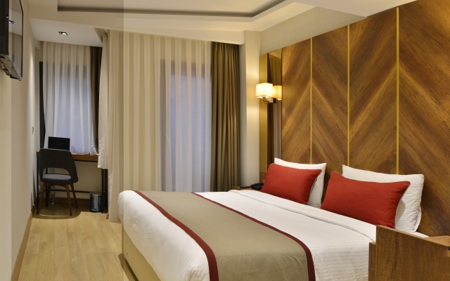 Celine Taxim Hotel